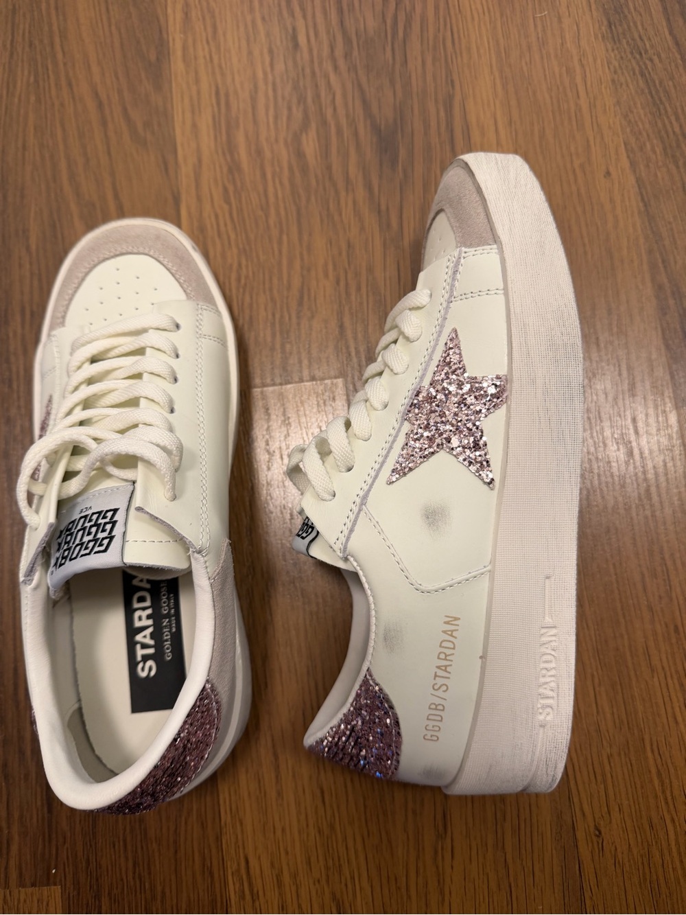 Women’s Cream Sneakers with Pink Glitter Star